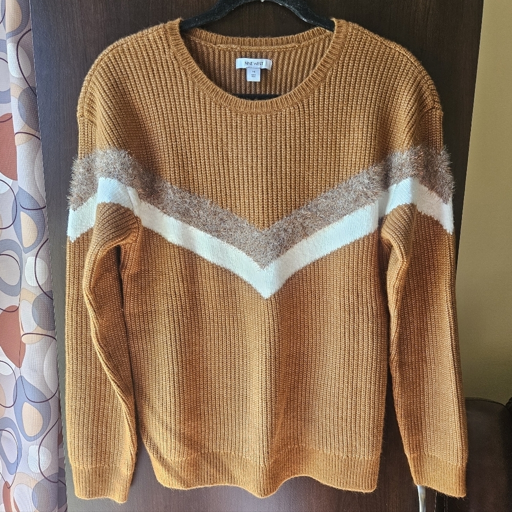 NWT Nine West Sweater With Chevron Detail Size Medium